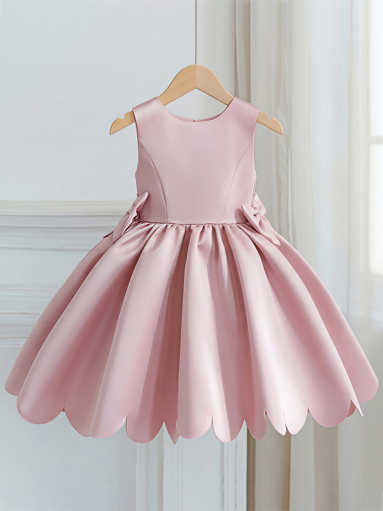 Wedding Dress Supply - Young Girl Elegant Party Dress Decorated