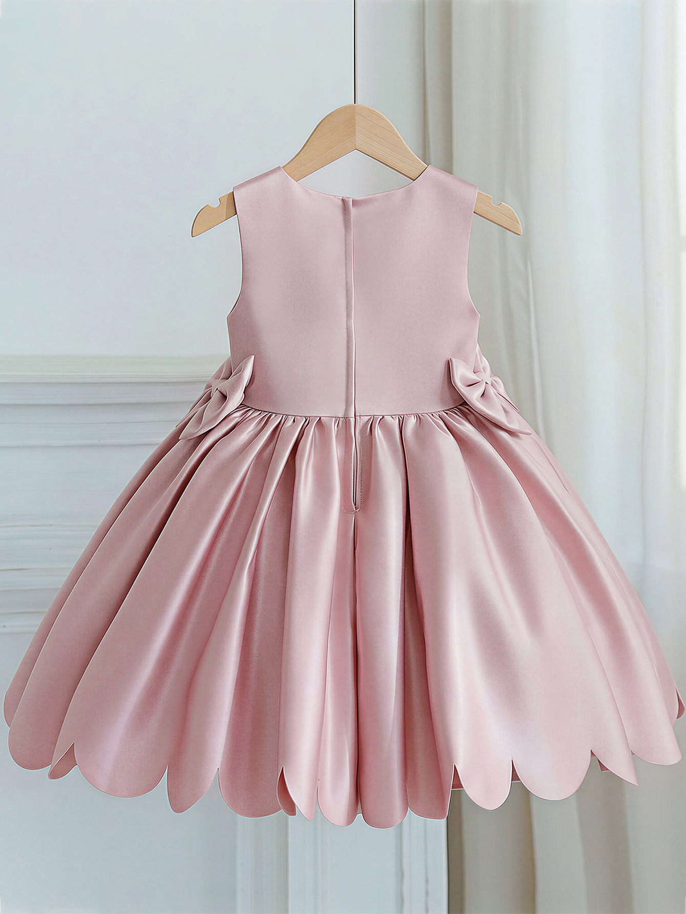 Young Girl Elegant Party Dress - Wedding Dress Supply avaliação e preço